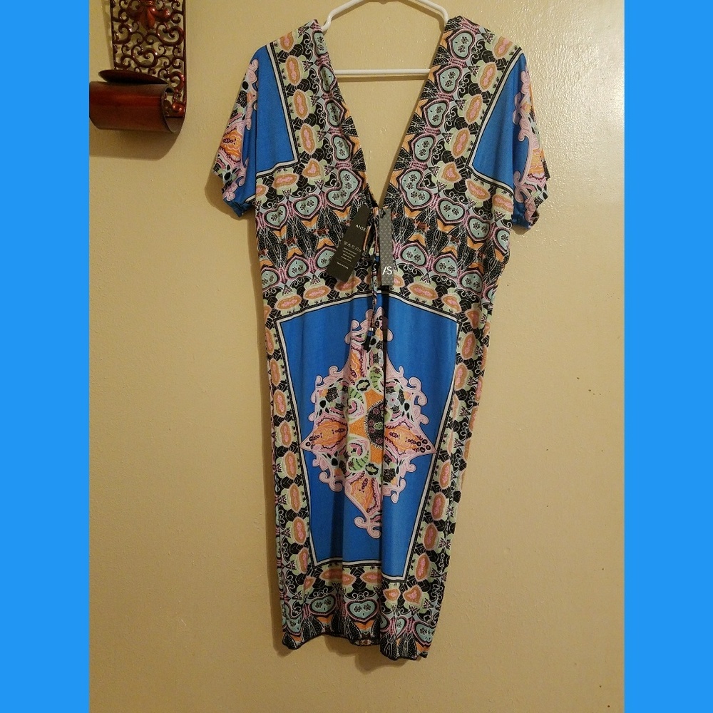 Beautiful dress with sleeves